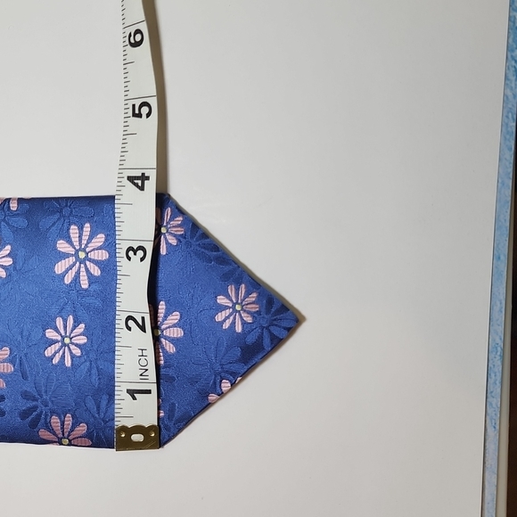 City of London Silk Tie - Picture 3 of 3